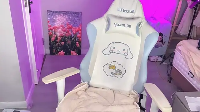 Snapshot of Sheepoooooooo chatting on 11-19-25, 02:22 Sheepoooooooo online show from 11-19-25, 02:22