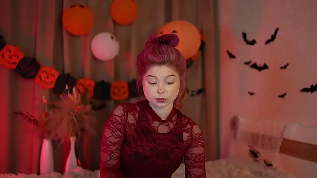 Stella Vanila online show from 10-28-25, 11:29