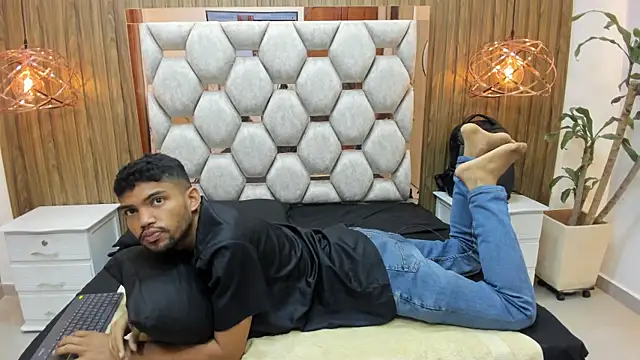 Snapshot of jeff_nick chatting on 10-21-25, 11:33 jeff nick online show from 10-21-25, 11:33