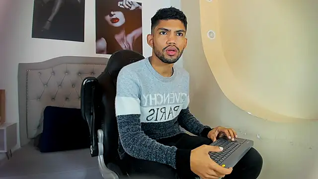 Snapshot of jeff_nick chatting on 11-02-25, 11:45 jeff nick online show from 11-02-25, 11:45