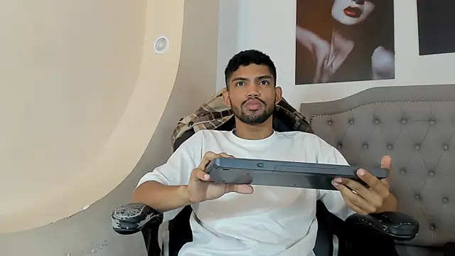 Snapshot of jeff_nick chatting on 11-05-25, 11:10 jeff nick online show from 11-05-25, 11:10