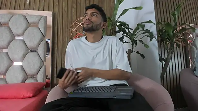 Snapshot of jeff_nick chatting on 12-01-25, 04:12 jeff nick online show from 12-01-25, 04:12