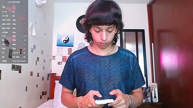 DannyPhantom555 online show from 10-22-25, 04:51