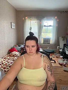 Snapshot of goddesskass chatting on 10-15-25, 04:29 goddesskass online show from 10-15-25, 04:29