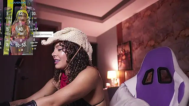 Snapshot of hannachris- chatting on 11-05-25, 11:27 hannachris- online show from 11-05-25, 11:27