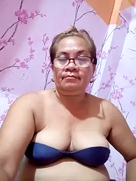 Snapshot of vickyhot1966 chatting on 10-25-25, 03:29 vickyhot1966 online show from 10-25-25, 03:29