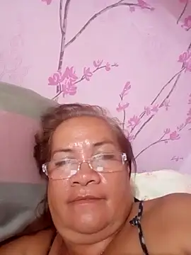 Snapshot of vickyhot1966 chatting on 11-19-25, 10:59 vickyhot1966 online show from 11-19-25, 10:59