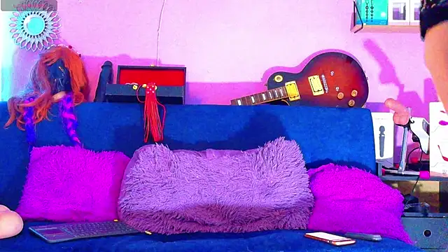 Snapshot of CristalRose chatting on 11-26-25, 12:11 CristalRose online show from 11-26-25, 12:11