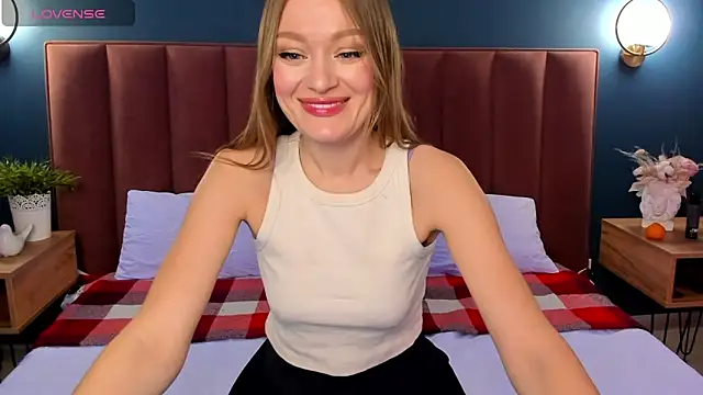 EvelynPoole online show from 12-19-25, 01:34