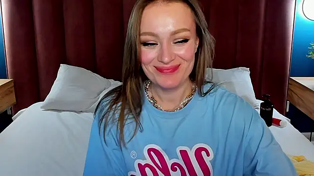 EvelynPoole online show from 04-09-26, 06:19