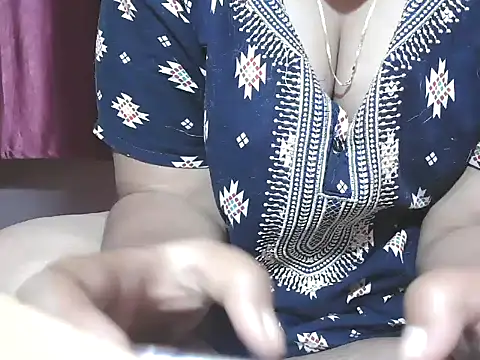 Snapshot of Savitabhabhii_ chatting on 10-18-25, 05:25 Savitabhabhii online show from 10-18-25, 05:25