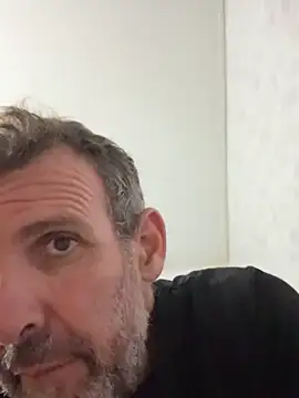 Snapshot of gigolobcn chatting on 12-19-25, 04:25 gigolobcn online show from 12-19-25, 04:25