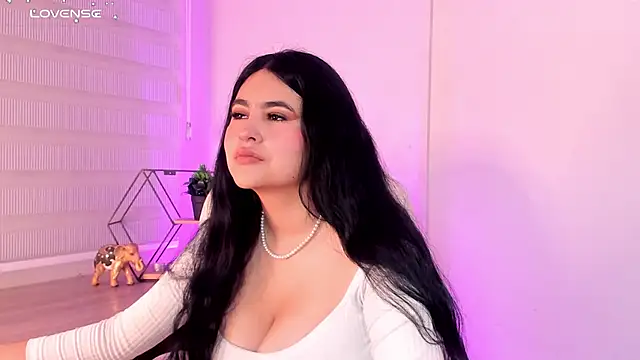 Emma  clark  online show from 11-20-25, 12:38