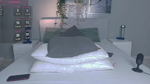 Nickifox   online show from 11-27-25, 08:00