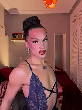 Snapshot of lacattiva chatting on 02-17-26, 04:35 lacattiva online show from 02-17-26, 04:35