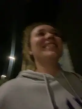 Snapshot of Wild2XXX chatting on 10-21-25, 11:27 Wild2XXX online show from 10-21-25, 11:27