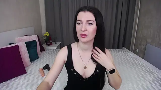 EvelinCuper online show from 11-18-25, 06:18