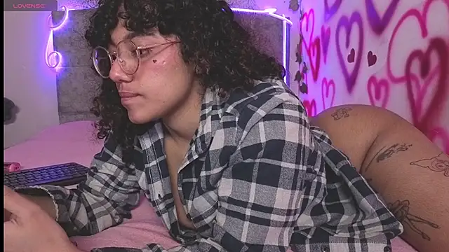 LuckySwagson online show from 11-16-25, 03:12