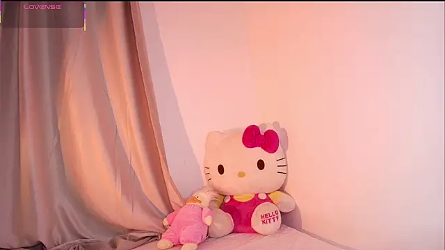 dulceangel   online show from 10-24-25, 04:20