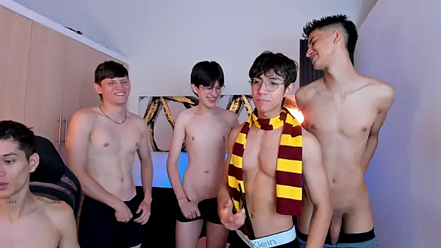 Snapshot of Rude_BoysW chatting on 10-29-25, 08:32 Rude BoysW online show from 10-29-25, 08:32