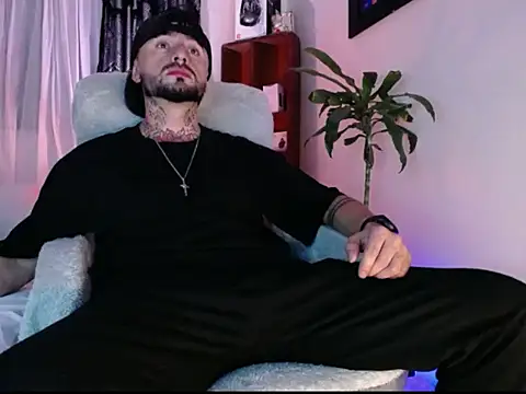 Snapshot of Edwardjonnes chatting on 10-09-25, 01:25 Edwardjonnes online show from 10-09-25, 01:25