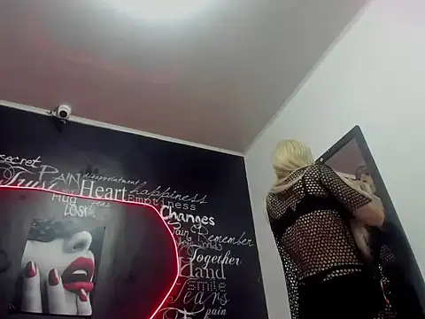 Snapshot of Megam_ chatting on 09-10-25, 12:10 Megam  online show from 09-10-25, 12:10