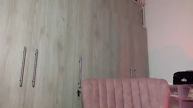 Tanit Mora online show from 11-16-25, 01:44