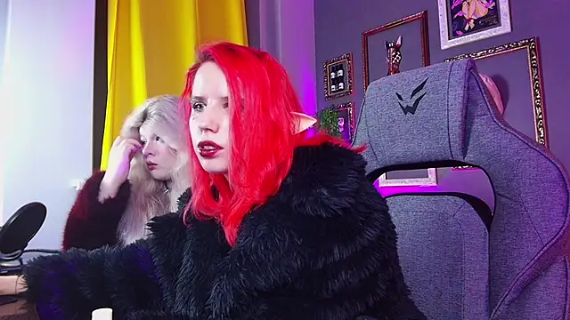 Snapshot of NitaNihil chatting on 10-16-25, 08:10 NitaNihil online show from 10-16-25, 08:10