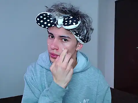 john vichenso online show from 10-21-25, 09:15