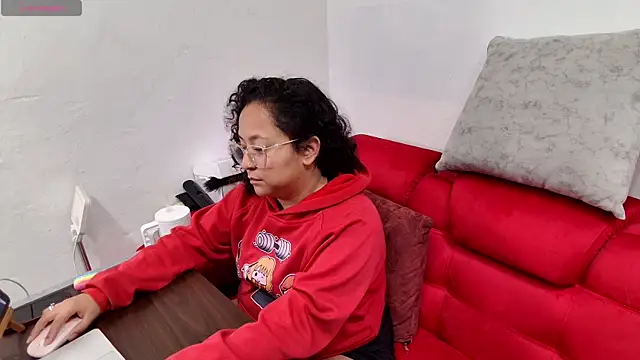 Sophiaburton online show from 09-30-25, 07:08