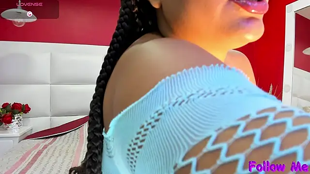 Michelle Lewis  online show from 09-29-25, 01:05