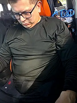 Snapshot of lucho8690 chatting on 01-10-26, 07:15 lucho8690 online show from 01-10-26, 07:15