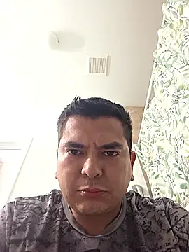 Snapshot of lucho8690 chatting on 01-11-26, 08:03 lucho8690 online show from 01-11-26, 08:03