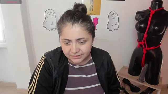 TifanyAmazinng online show from 10-08-25, 12:47