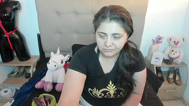 TifanyAmazinng online show from 11-25-25, 12:49