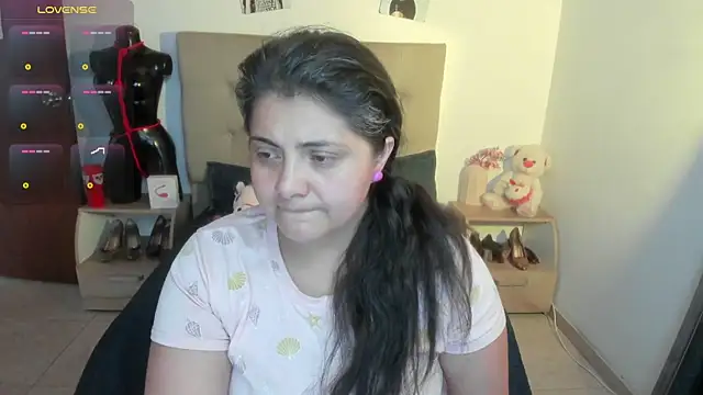 TifanyAmazinng online show from 01-12-26, 01:16