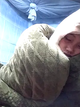 Snapshot of PhamPm70 chatting on 12-16-25, 10:59 PhamPm70 online show from 12-16-25, 10:59