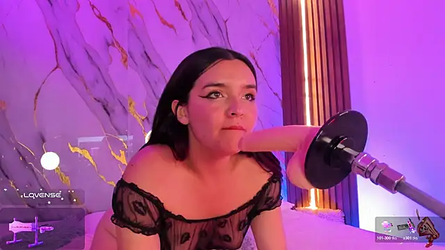 alicecute77 online show from 10-29-25, 02:47