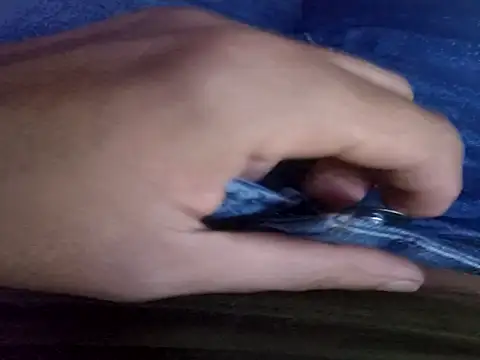 Snapshot of comobucetinhas chatting on 12-04-25, 09:34 comobucetinhas online show from 12-04-25, 09:34