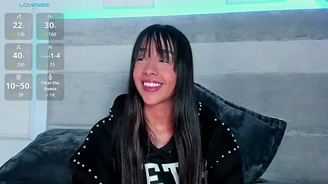 Aleja ruizz online show from 10-18-25, 10:16