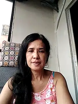 Snapshot of Prettysweetmum chatting on 09-27-25, 05:12 Prettysweetmum online show from 09-27-25, 05:12