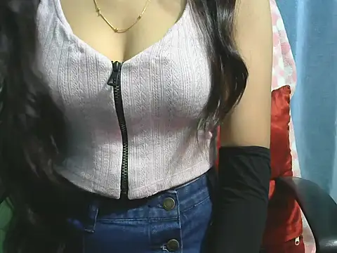 Snapshot of sheetal-sheetal95 chatting on 11-02-25, 05:37 sheetal-sheetal95 online show from 11-02-25, 05:37