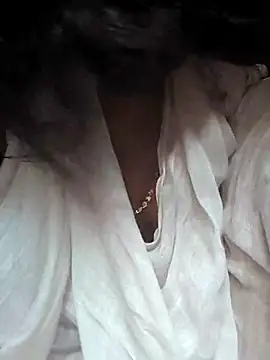 Snapshot of Magic-heart1 chatting on 10-08-25, 07:06 Magic-heart1 online show from 10-08-25, 07:06