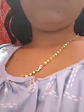 Snapshot of Magic-heart1 chatting on 10-13-25, 05:02 Magic-heart1 online show from 10-13-25, 05:02