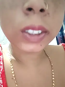 Snapshot of Magic-heart1 chatting on 10-19-25, 02:18 Magic-heart1 online show from 10-19-25, 02:18