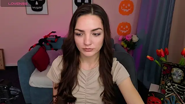 MyEllaLuvs online show from 10-28-25, 09:28