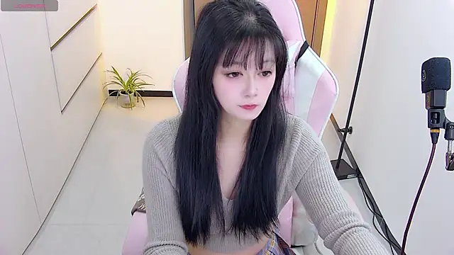 Snapshot of Fioriy66 chatting on 11-14-25, 10:03 Fioriy66 online show from 11-14-25, 10:03