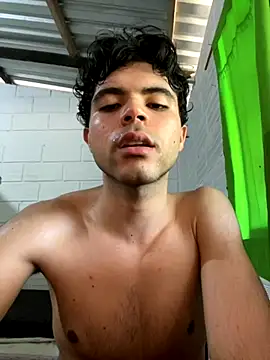 Snapshot of Axel-Mejia chatting on 10-09-25, 07:23 Axel-Mejia online show from 10-09-25, 07:23