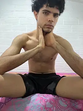 Snapshot of Axel-Mejia chatting on 10-11-25, 03:32 Axel-Mejia online show from 10-11-25, 03:32