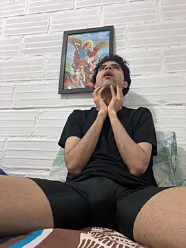 Snapshot of Axel-Mejia chatting on 10-23-25, 01:43 Axel-Mejia online show from 10-23-25, 01:43